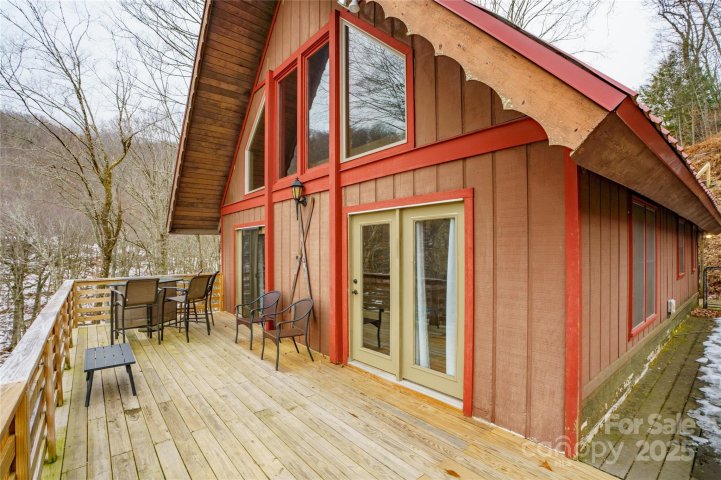 672 Chestnut Lane sold home in Wolf Laurel Heights, Mars Hill, NC