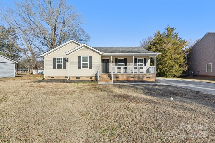 2363 Marett Boulevard pending home in Oakwood Acres, Rock Hill, SC