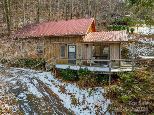 210 Bear Pen Road sold home in Cattail Creek, Burnsville, NC