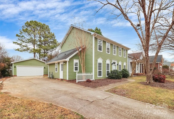 12313 Landing Green Drive sold home in Landen Glen, Charlotte, NC