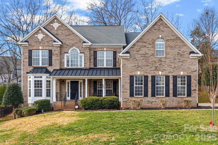 507 Ann Shaw Avenue pending home in Sutton Place, Fort Mill, SC