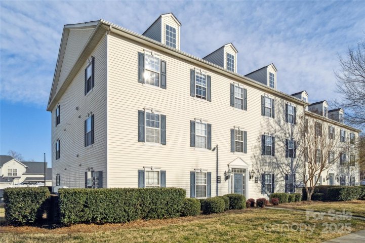 3956 Town Center Road pending home in Harrisburg Town Center, Harrisburg, NC