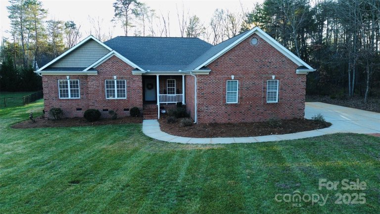 Homes in Grand Oaks, Salisbury