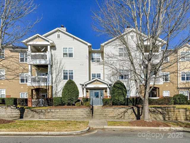 19763 Deer Valley Drive active home in Alexander Chase, Cornelius, NC