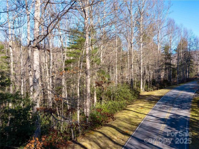 000 Chattooga Run pending home in Champion Hills, Hendersonville, NC