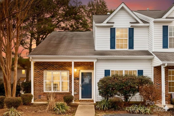 211 Butler Place sold home in The Townes At River Crossing, Fort Mill, SC