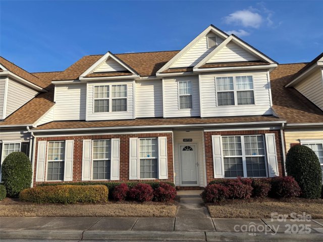10725 Yellow Tail Court sold home in Covington At Providence, Charlotte, NC