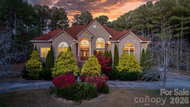 133 Greens Road active home in Anchors Landing, Granite Falls, NC