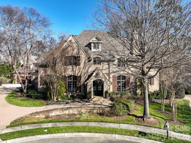 229 Wrenwood Lane active home in Eastover, Charlotte, NC