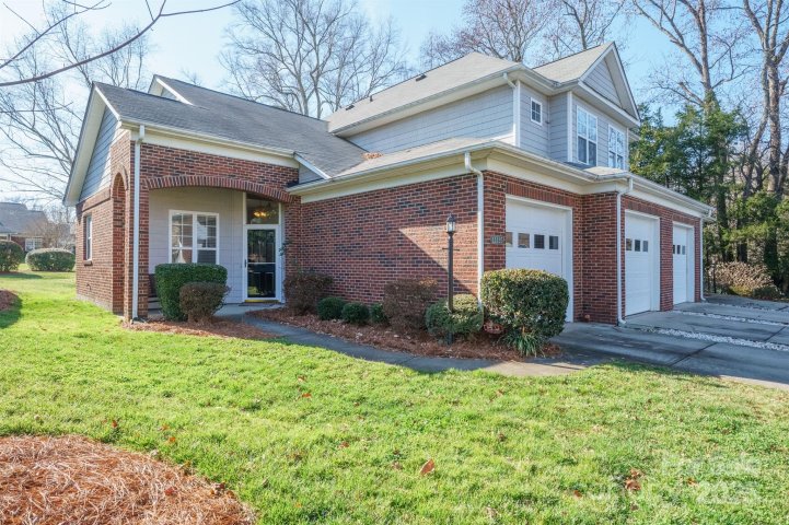 13335 Mint Lake Drive sold home in Mint Lake Village, Matthews, NC