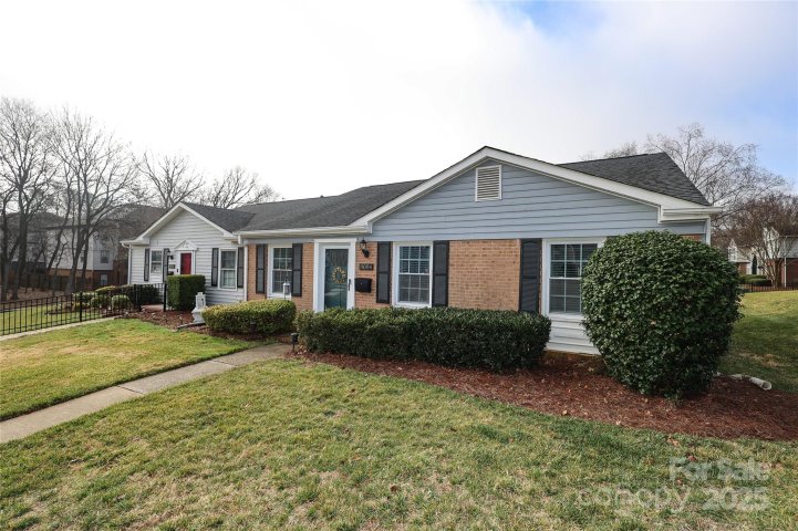 8084 Knights Bridge Road sold home in Sharon South, Charlotte, NC