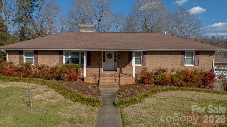 207 Woodlawn Drive sold home in Woodland Acres, Morganton, NC