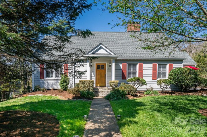 180 Marlborough Road pending home in Lakeview Park, Asheville, NC