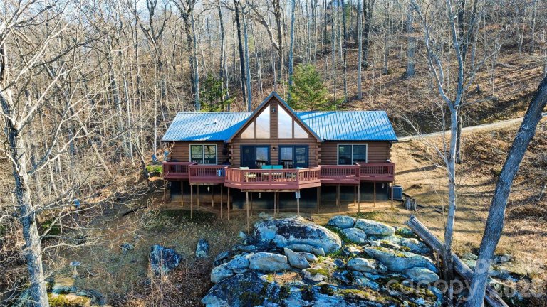 206 Amelia Lane pending home in Golden Valley Estates, Bostic, NC