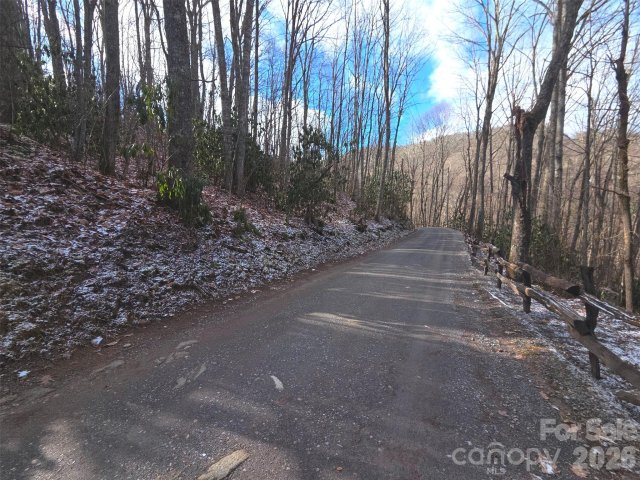 10 Tall Oaks Drive active home in Smoky Falls, Maggie Valley, NC