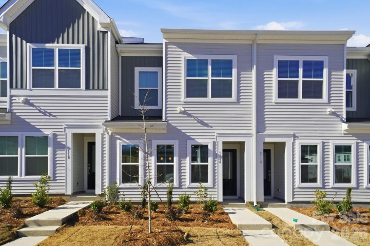 5114 Orchardview Way pending home in Lakeview Village, Charlotte, NC