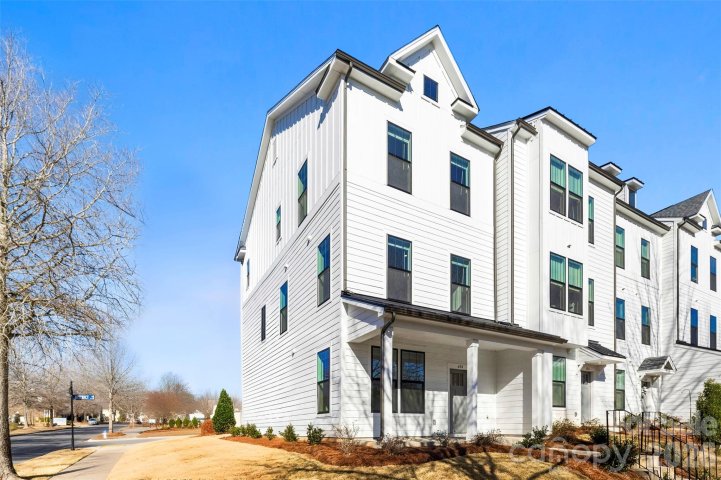 604 District Court pending home in Baxter Village, Fort Mill, SC