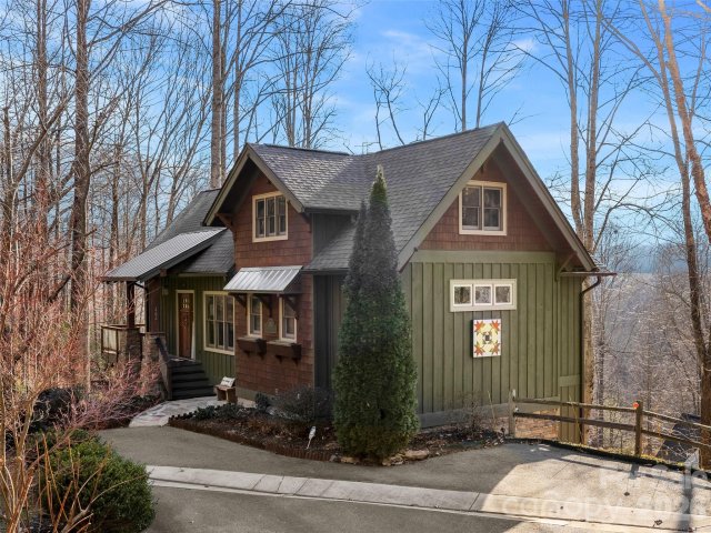 262 Sweet Birch Drive sold home in Scarlet Oaks, Maggie Valley, NC