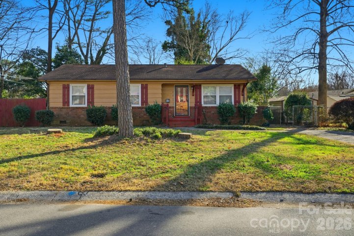 4821 Woodway Place sold home in Westchester, Charlotte, NC