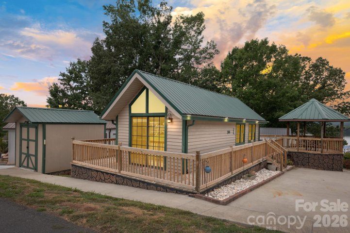 123 Grand View Drive active home in Badin Shores Resort, New London, NC