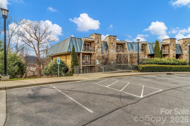 119 Bowling Park Road active home in Residences At Biltmore, Asheville, NC