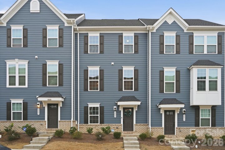 2409 Autumn Olive Lane sold home in Stone Creek Townhomes, Matthews, NC