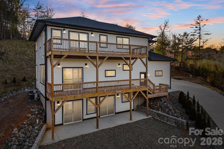 Homes in Hawks Cove, Weaverville