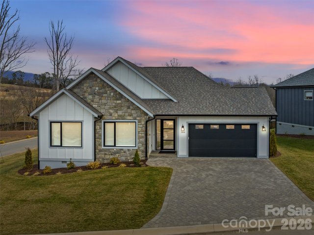 304 Avery Trail Drive sold home in Victoria Hills, Arden, NC