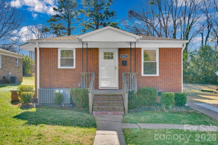 2607 2609 Celia Avenue sold home in Washington Heights, Charlotte, NC