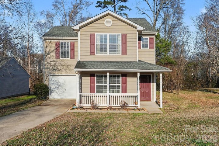 534 Canopy Court active home in Clover Meadows, Clover, SC