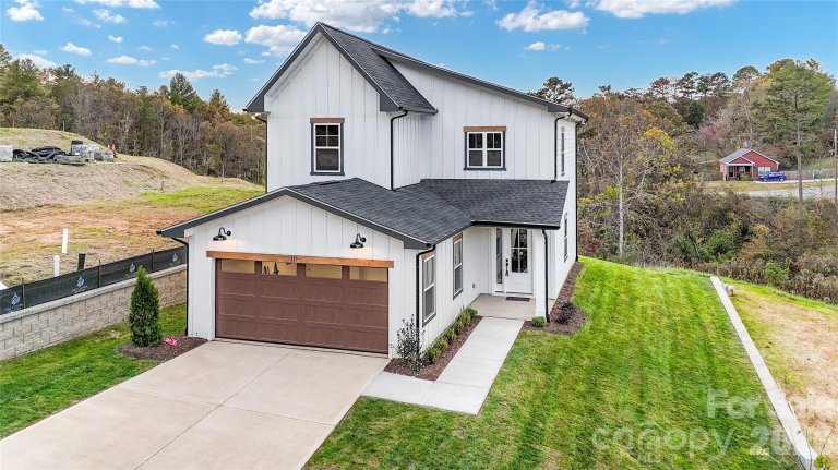 115 Chapel Crossing Lane sold home in Chapel Crossing, Weaverville, NC