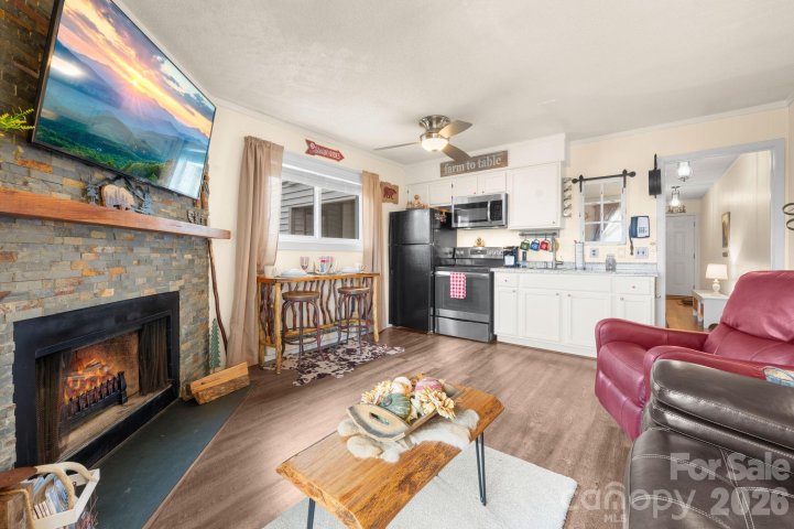 301 Pinnacle Inn Road sold home in Pinnacle Inn, Beech Mountain, NC