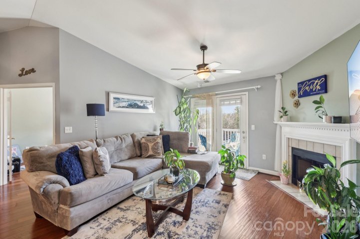 10742 Hill Point Court sold home in Hyde Park, Charlotte, NC
