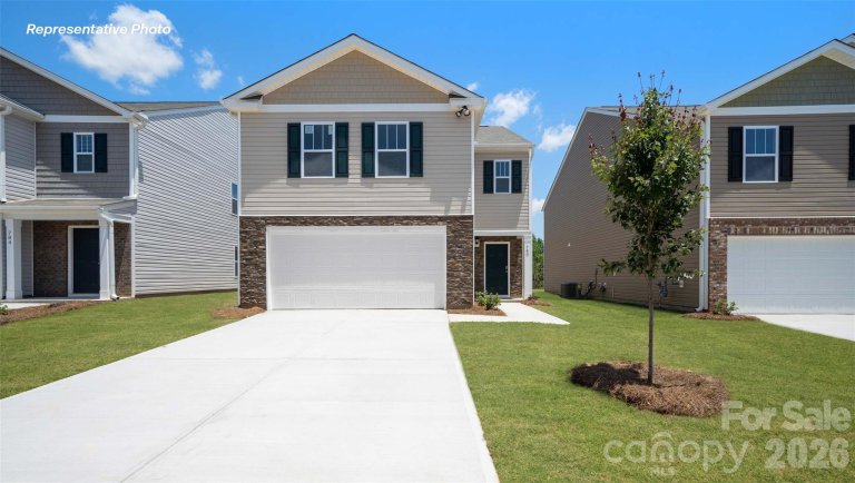 2074 10th Street pending home in Huffman Ridge, Hickory, NC