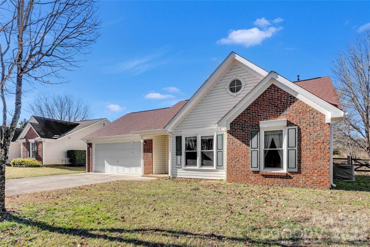9607 Foggy Meadow Road sold home in Eastfield, Charlotte, NC