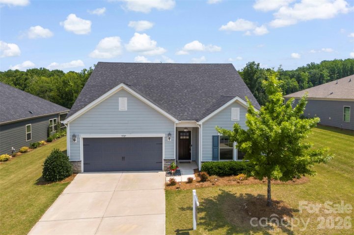 5727 Lavaux Court active home in Solena At The Vineyards, Charlotte, NC