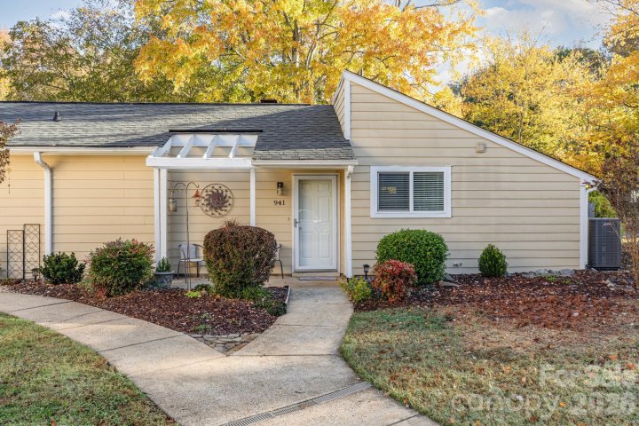 941 Sardis Cove Drive sold home in Sardis Cove, Charlotte, NC