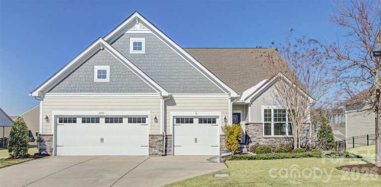 16541 Cozy Cove Road active home in The Palisades, Charlotte, NC