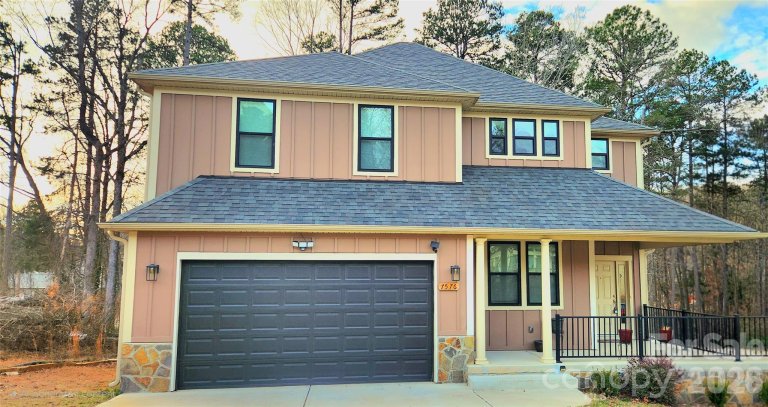 7576 Water Haven Trail sold home in Lakehaven Estates, Denver, NC
