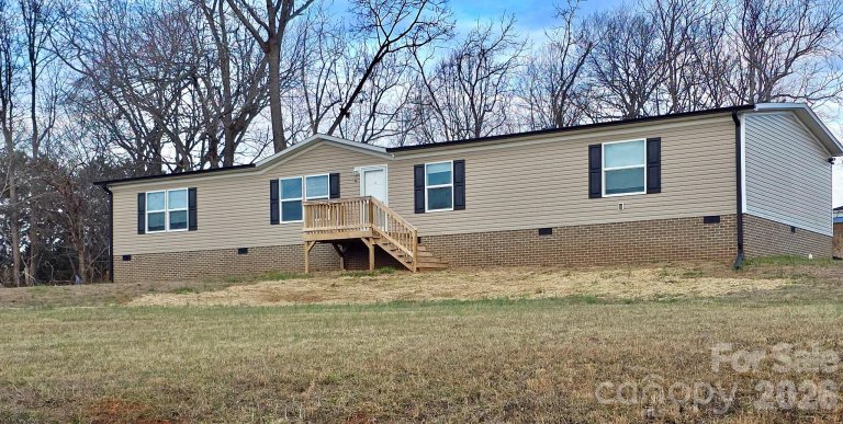 Homes in Old Mountain Village, Hiddenite