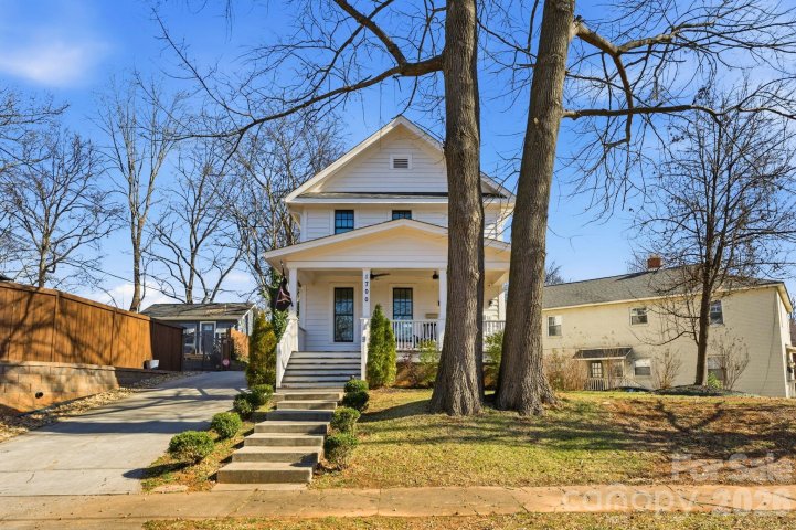 1700 Westbrook Drive pending home in Wesley Heights, Charlotte, NC