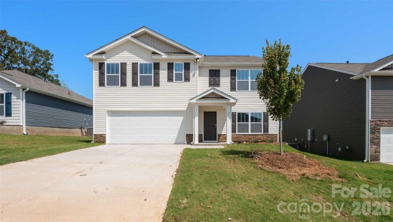 76 Creekwalk Lane active home in Wildbrook Village, Waynesville, NC