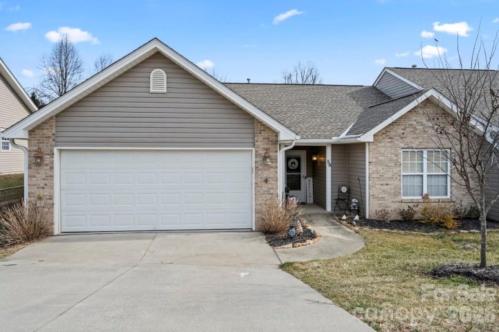 50 Farington Circle sold home in Stafford Hills, Fletcher, NC