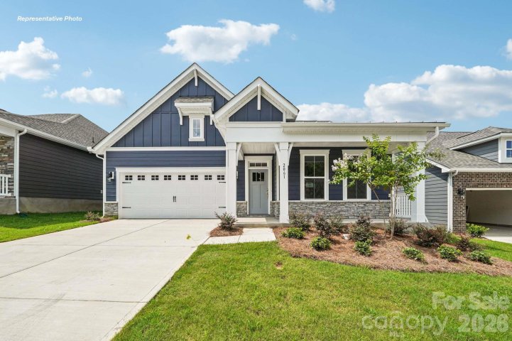 2122 Skyhawk Drive pending home in Westport, York, SC