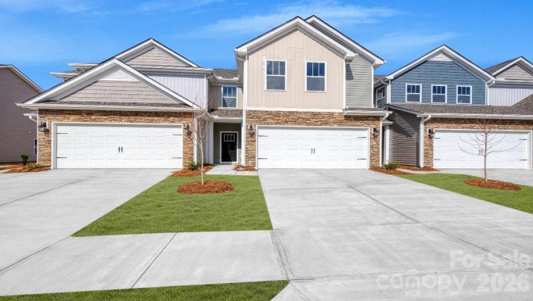 202 Driscoll Way pending home in Pleasant Grove Townhomes, Weaverville, NC