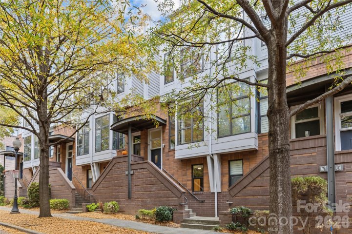 623 E 10th Street sold home in First Ward, Charlotte, NC