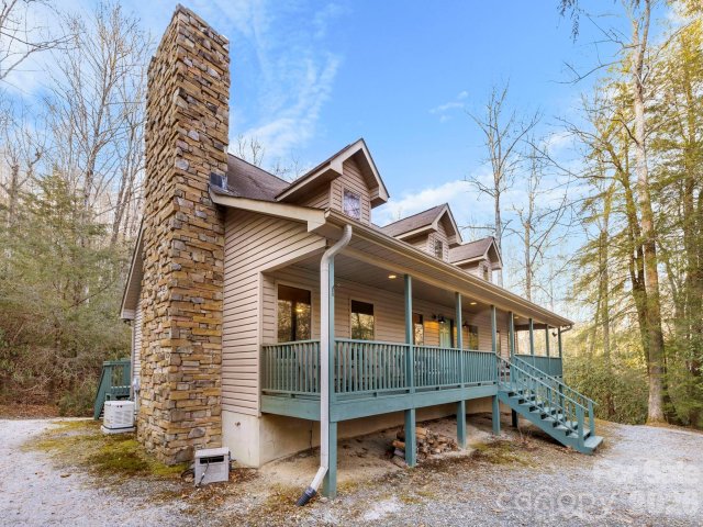 581 Hubbard Hollow Road pending home in Indian Camp Mountain, Rosman, NC