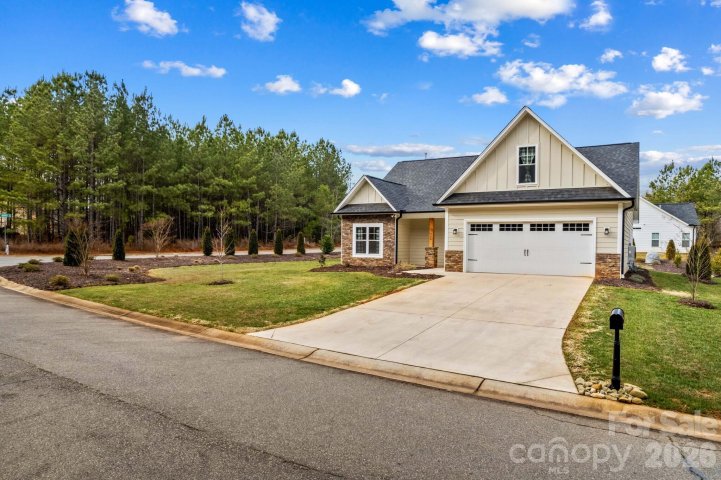 215 Village Lane active home in Sunset Pointe, Salisbury, NC