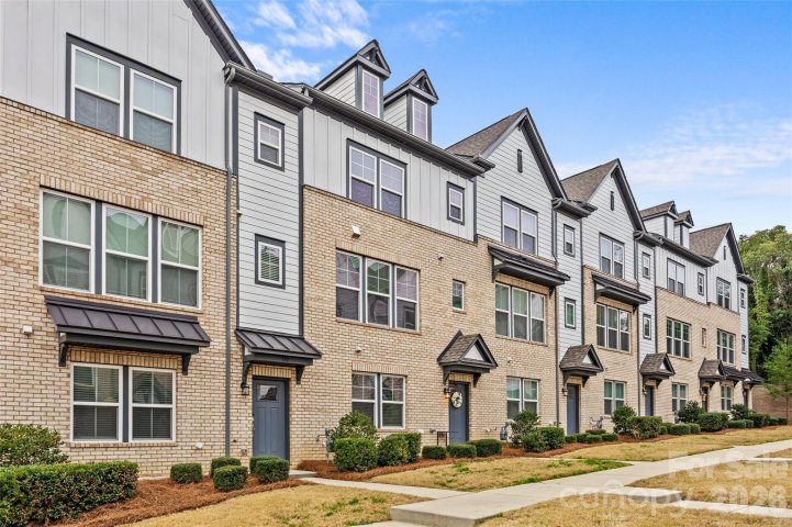 314 Hastings Run Drive pending home in Wendwood Terrace, Charlotte, NC