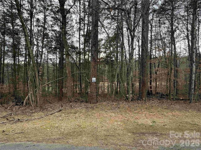 352 Broken Arrow Drive active home in Buffalo Shoals Natl Golf Club, Statesville, NC